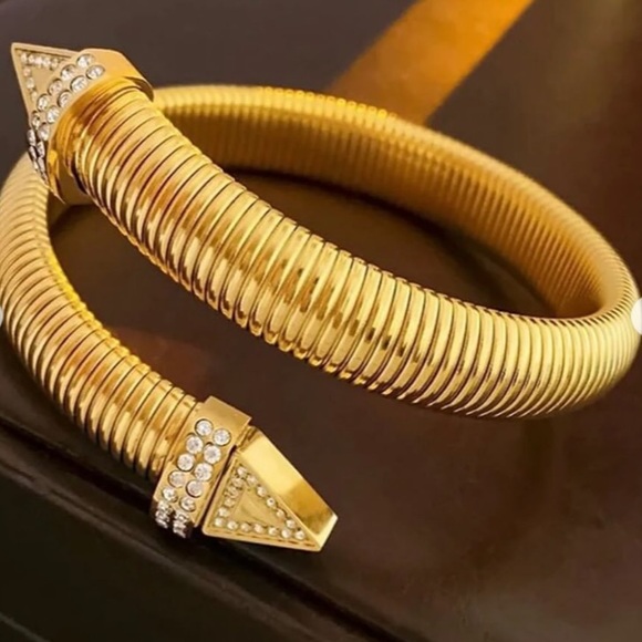 Stunning stainless steel cuff bracelet - Picture 2 of 9